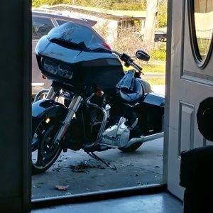 Meet your Posher, Charles